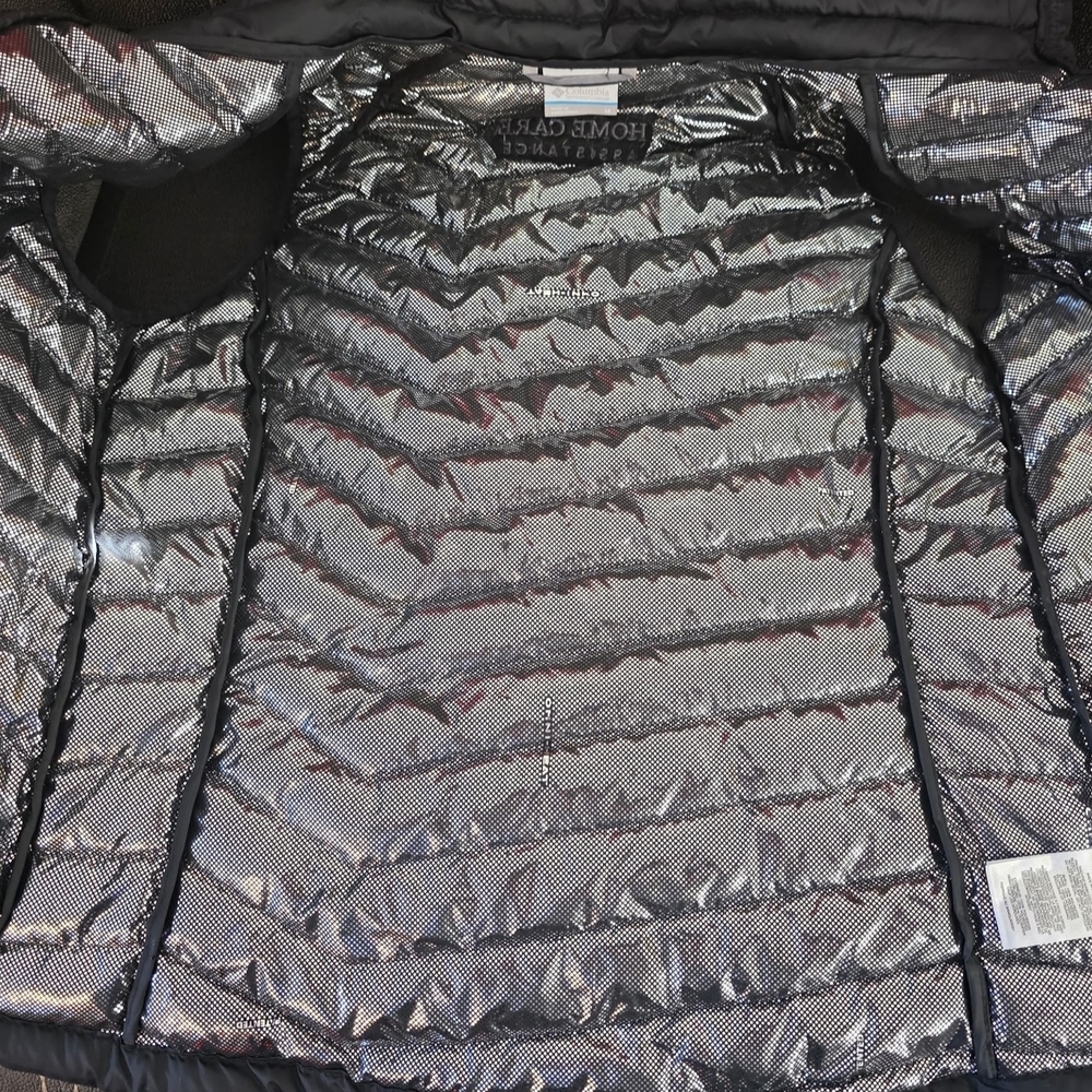 Columbia Women's Black Puffer Vest - Picture 8 of 12